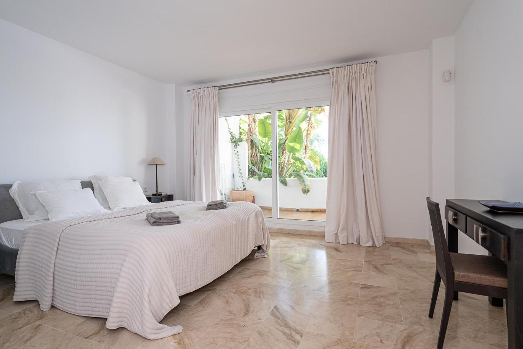 Front-line Garden In Palm Beach, Lejlighed Marbella